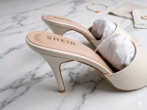 y2k Branded heels