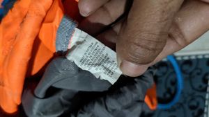 Under Armour Orange Drawstring Bag