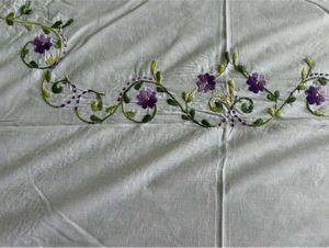 Embroidered floral design White Bedsheet Set