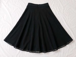 Elegant Black Midi Skirt