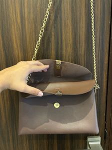 Chic Mauve Crossbody Bag with Gold Chain