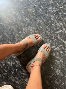Chic Green Platform Sandals