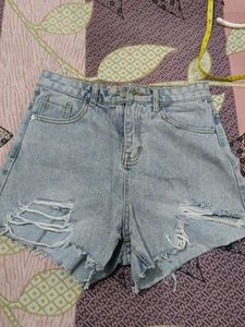 Stunning Urbanic Shorts - M size