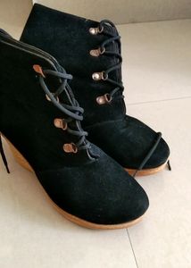Women Boots 👢