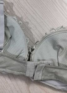 Vera Wang Luxurious Lace Bra
