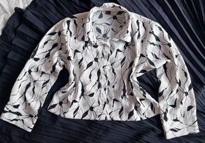 Chic Black & White Abstract Print Shirt