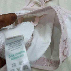 White ❤️‍🔥"Girl Power" Sports Bra