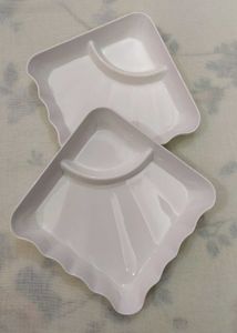 Milton Sandwich Plate With Sauce Compartment