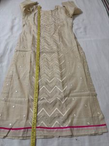 🆕Beige &amp; Pink Embroidered Kurta Set with Dupatta