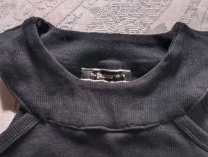 Stylish Black Halter Neck Crop Top