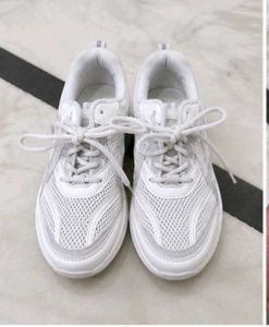 Stylish White Mesh Sneakers – Comfortable & Trendy