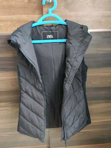 Zara Quilted Sleeveless Jacket with Hood