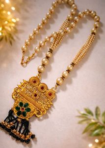 Exquisite Pearl & Gold Pendant Necklace