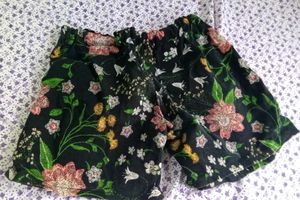 Floral Print High-Waisted Shorts