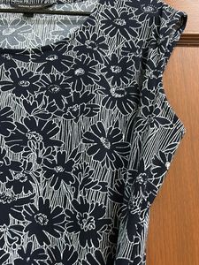 Floral Print Sleeveless Top