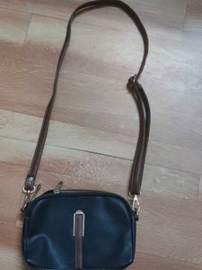 11-in-1 Ultimate Glam Box - Sling Bag + Pouch + 8