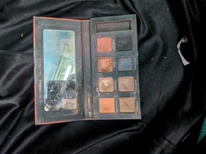 eyeshadow palette,