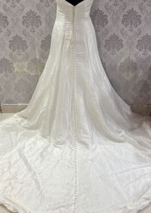 Elegant Strapless Wedding Dress