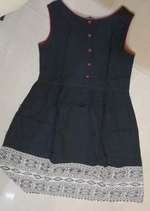Black Sleeveless Kurta Small Size