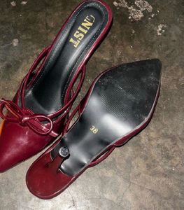 Burgundy Bow Heeled Mules🎀