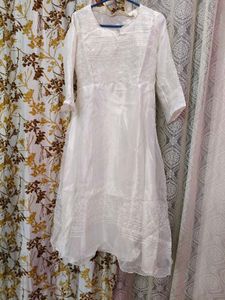 Elegant White Chikankari Kurta