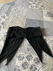 Black Pleated Twist Front Strapless top size M ,Eu