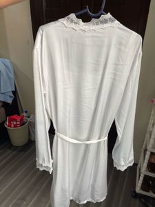 Elegant White Lace Robe and Nightgown Set