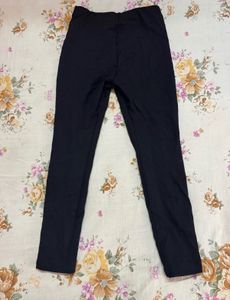 Black leggings