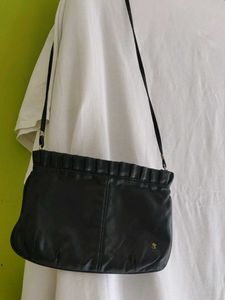 Chic Black Leather Crossbody Bag