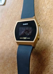 Casio Original Digital Watch - Gold &amp; Black