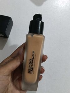 SUGAR Ace of Face Dewy Foundation