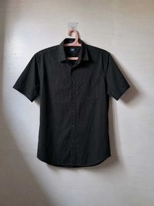 Men's Short Sleeve Black Button-Up Shirt