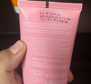 Dot and key face wash