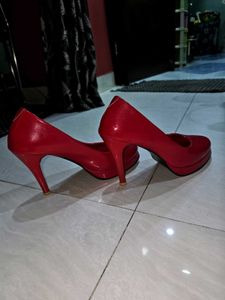 A Very Stylish Heels Wedges