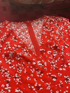Red v neck line Floral Print Mini Dress(urbanic)