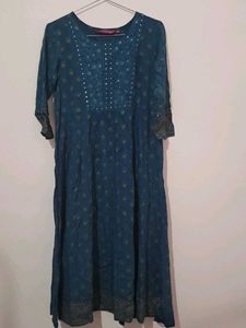 Elegant Embroidered Kurta