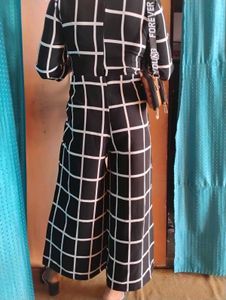 ❤️🥺🌸Chic Black &amp; White Checked Jumpsuit🥺❤️🌸