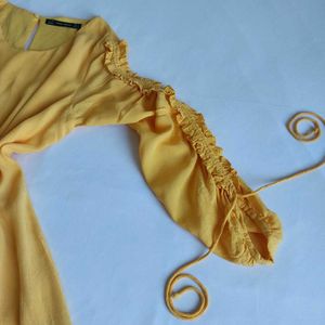 Zara Yellow Ruffle Sleeve Top💛✨️