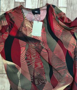 H&amp;M Unique Abstract Print Top - L