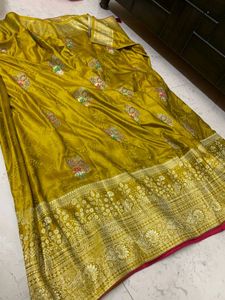 Beautiful Yellow Saree With Blouse