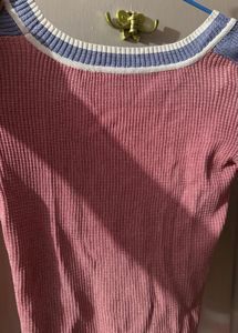 Round neck fitted Sweater/ pullover