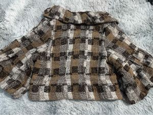 Chic Plaid Cropped Jacket