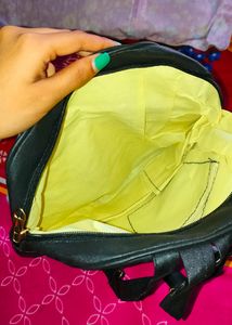 Small 5L Bagpack Girls Stylish Looking Casual Bag