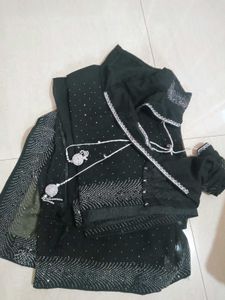New Trending Saree With Designer Blouse