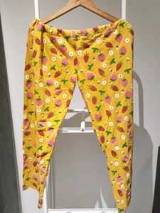 XL - Cute Strawberry Pajama Pants