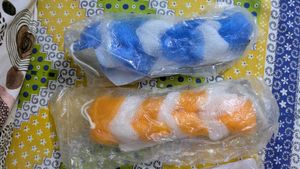 Set of 4 Bath Poufs