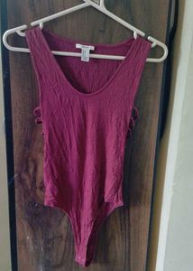 Lace-up side bodysuit.