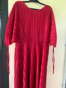 Elegant Pleated Red Maxi Dress