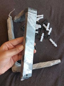 6 Shelf Brackets with Screws