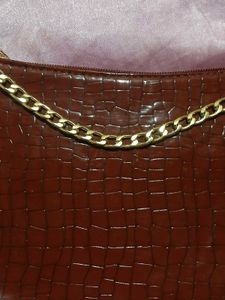 Price drop🔥 Chic Shoulder Bag with Gold Chain🍒